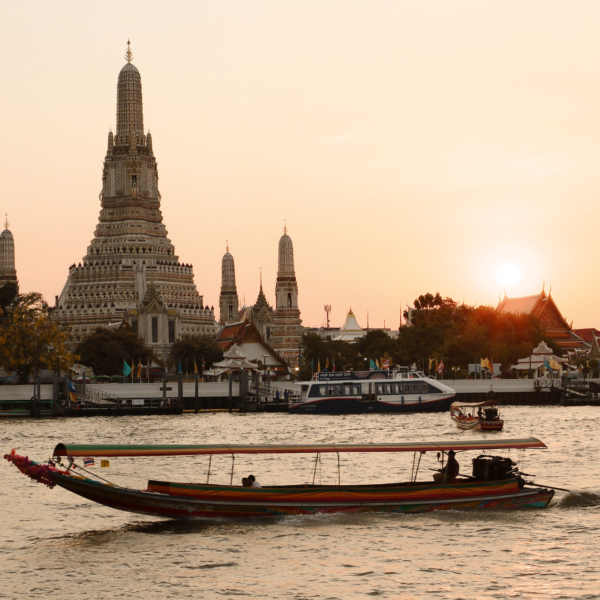 speed boat along Chaopraya river