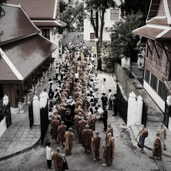 Morning alm at Wat Bowon