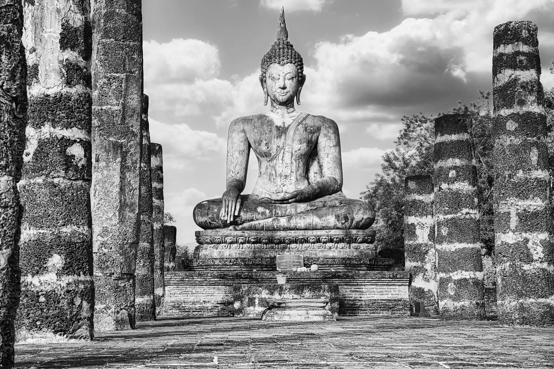 Sukhothai Historical Park ruins at dawn